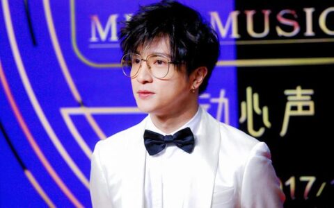 鉴别是不是好男人只需看他的手和他的脸