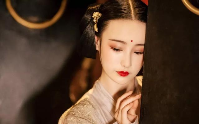 开始冷战，就会不肯轻易对对方先低头的三大星座 图片5