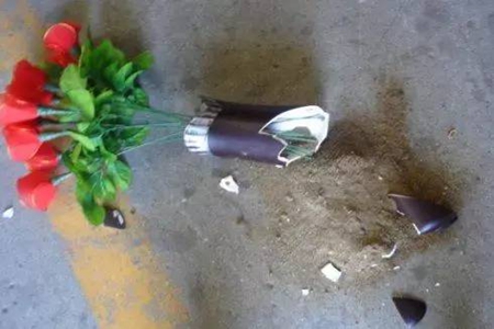 梦见花瓶碎了是什么意思 它是一种好运的征兆吗 图片2 梦见花瓶碎了是什么意思 它是一种好运的征兆吗 图片1