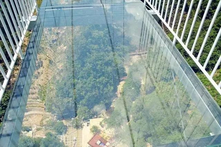 梦见走玻璃桥是什么意思 这是一种吉兆吗 图片3