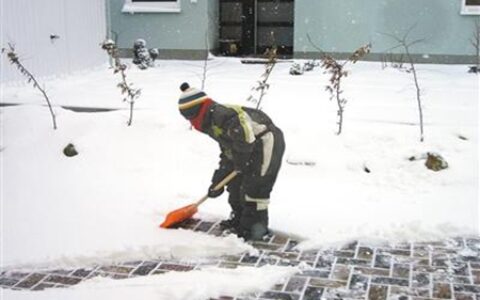 梦见铲雪是什么意思 它是一种吉兆吗