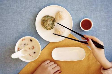 梦见吃饭是什么意思 它是一种好运的征兆吗 图片3