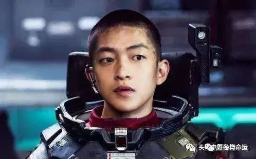 屈楚萧咖喱酱恋情曝光，这届新人的名字太不像话了 图片3