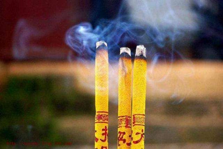 梦见烧香拜佛是什么意思 它是一种好运的征兆吗 图片3