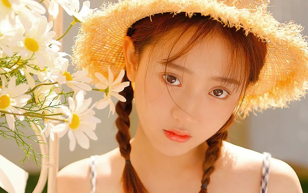 女孩子眼皮上长痣和断掌的女人是不是命不好 图片5