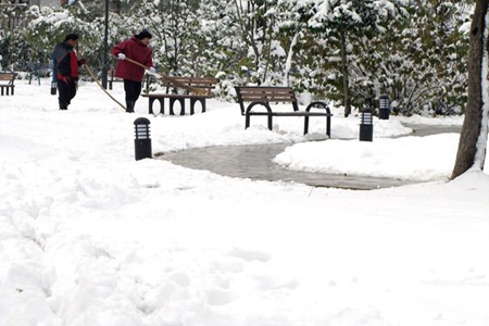 梦见扫雪是什么意思 它是一种吉兆吗 图片3