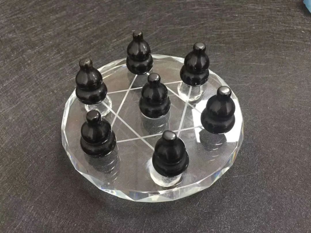 手相分析你适合带什么样的能量水晶 图片1