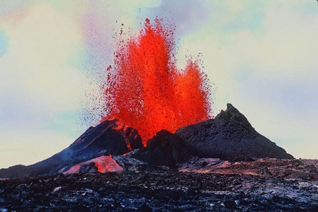 梦见火山爆发是什么意思 它是好运的征兆吗 图片2 梦见火山爆发是什么意思 它是好运的征兆吗 图片1