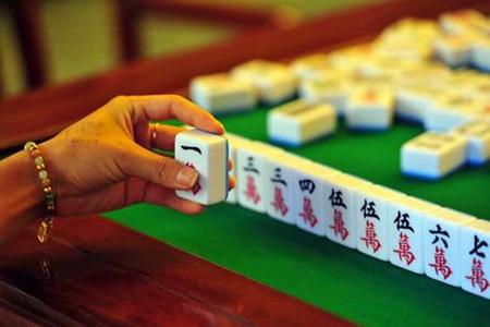 梦见打牌是什么意思 它是好运的征兆吗 图片1