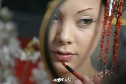 图解各种眉形与眉毛特征代表的吉凶运势 图片30 图解各种眉形与眉毛特征代表的吉凶运势 图片29