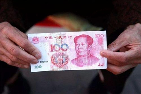 梦见给别人钱是什么意思 它是一种吉兆吗 图片5