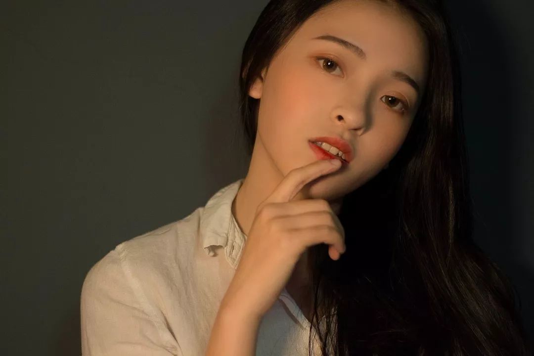 单眼皮和双眼皮,哪一种更好命? 图片2 单眼皮和双眼皮,哪一种更好命? 图片1