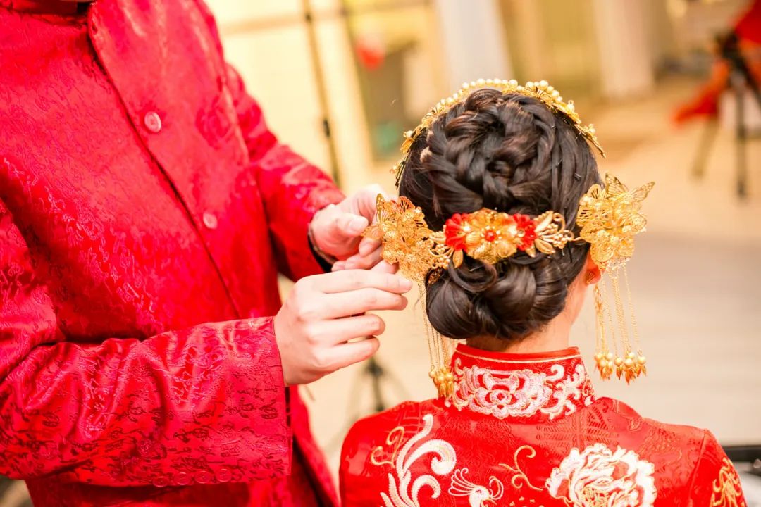 中式嫁娶古老习俗、上头之美好寓意 图片2 中式嫁娶古老习俗、上头之美好寓意 图片1