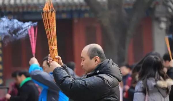 2020年犯太岁生肖之人怎么拜太岁 图片3