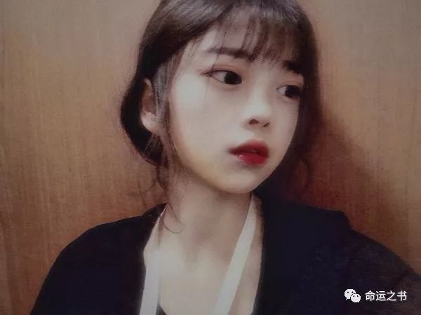 容易成“小三”的女性面相特点 图片1