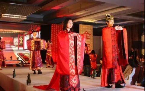 六十四卦 | 蒙卦九二：包蒙吉。纳妇吉，子克家
