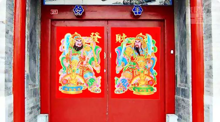 过年贴春联,贴什么才能催旺来年的风水财运 图片2 过年贴春联,贴什么才能催旺来年的风水财运 图片1