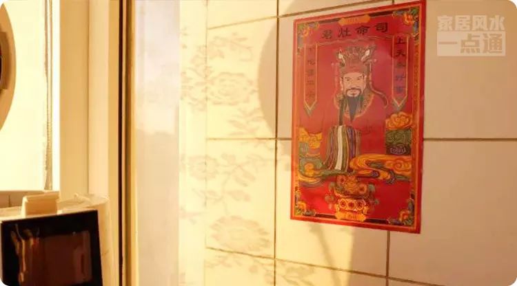过年贴春联,贴什么才能催旺来年的风水财运 图片10 过年贴春联,贴什么才能催旺来年的风水财运 图片9