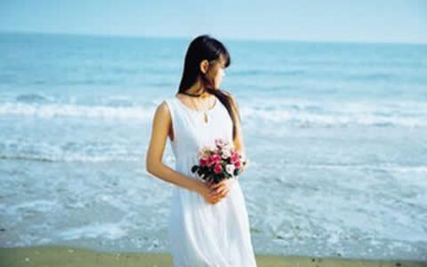 女人山根有痣是妨夫痣吗