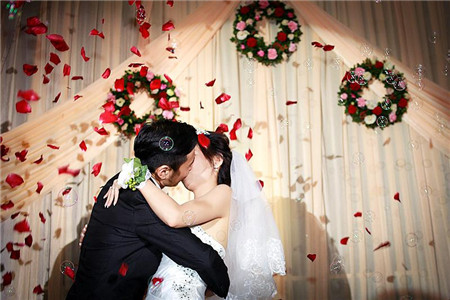 对感情专一,婚后最疼老婆的生肖男 图片2 对感情专一,婚后最疼老婆的生肖男 图片1