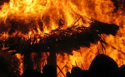 梦见着火了是什么征兆 是破财免灾的情况吗 图片2 梦见着火了是什么征兆 是破财免灾的情况吗 图片1
