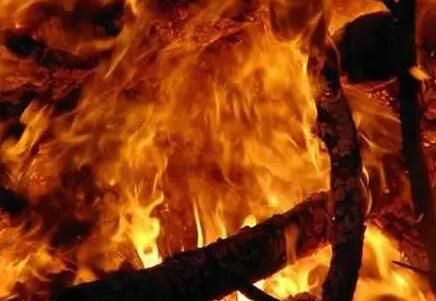 梦见着火了是什么征兆 是破财免灾的情况吗 图片4 梦见着火了是什么征兆 是破财免灾的情况吗 图片3
