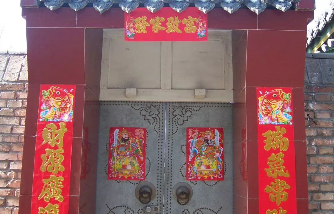 春联和门神贴对了,才能接财纳福 图片2 春联和门神贴对了,才能接财纳福 图片1