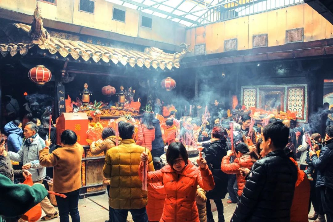 烧香拜佛不懂礼仪， 别怪神佛不灵验 图片1