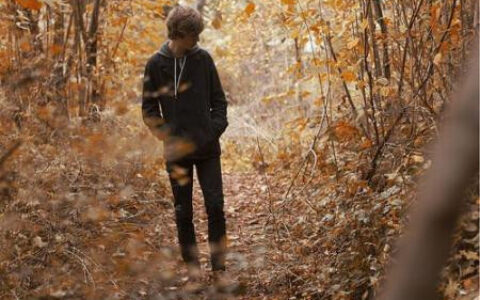 无法打动喜欢的人的生肖男