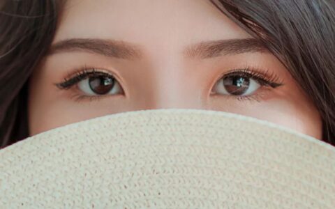 左眼跳财右眼跳灾，眼跳真能预兆什么事要发生吗