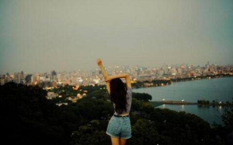 其实狮子座只想要一个温暖、不会离开他的人！