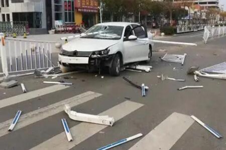 梦见车祸是什么意思 是预示着运势不顺吗 图片2 梦见车祸是什么意思 是预示着运势不顺吗 图片1