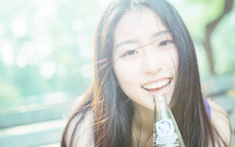 女人下巴痣相图解女人下巴长痣好吗