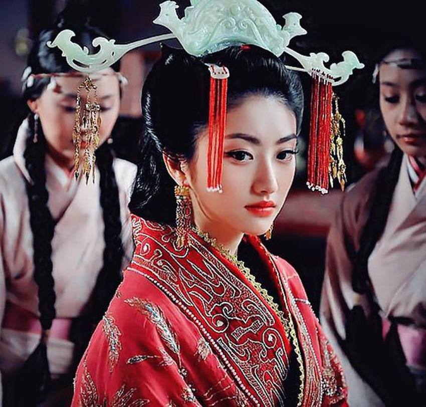二龙不相见：子女宫太差，父子之间有刑克 图片1