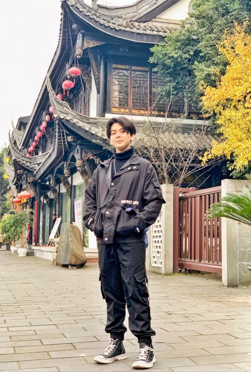 每一个算命大师，上辈子都是折翼的演员 图片1