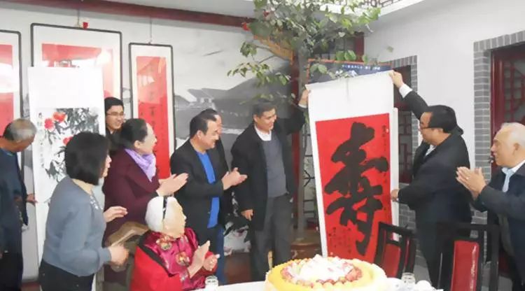 老人过寿过生日怎样才能越过越旺 图片12 老人过寿过生日怎样才能越过越旺 图片11