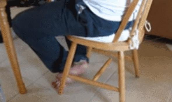 男抖穷女抖贱，抖腿为什么会倒霉？ 图片7