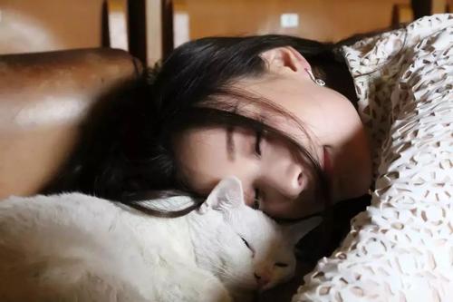 明明心里在乎你,仍嘴硬装作毫不在意的三大星座男 图片2 明明心里在乎你,仍嘴硬装作毫不在意的三大星座男 图片1