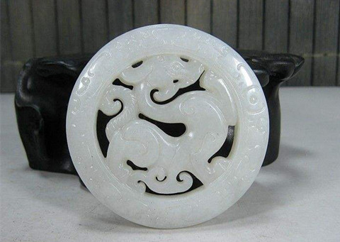 佩戴玉佩的风水讲究 图片1