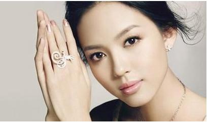 容易闪婚的女人面相 图片1