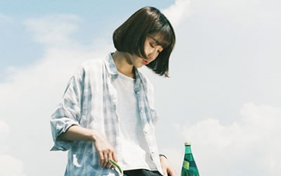 圆脸塌鼻子的女生适合什么发型 图片1