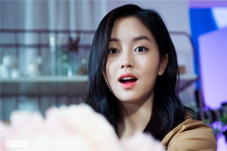 面相分析会早恋的女生有啥特征 图片4 面相分析会早恋的女生有啥特征 图片3