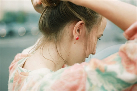 十二生肖女中年桃花运排行榜 图片1