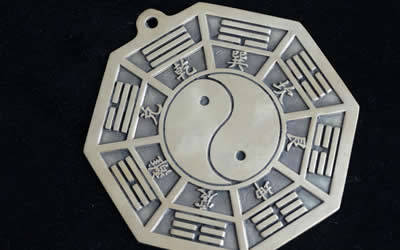 风水师说的镇宅八卦镜是什么意思 图片2 风水师说的镇宅八卦镜是什么意思 图片1