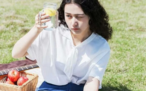 为什么说眉心川字纹的女人命硬呢