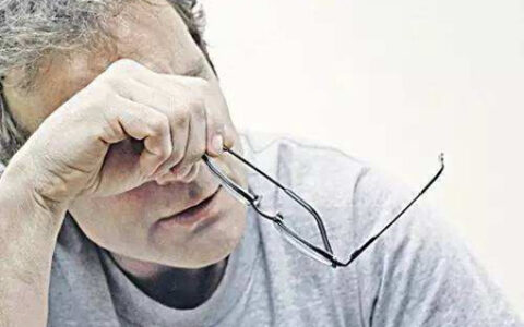喜欢抱怨，导致事业平平的生肖男