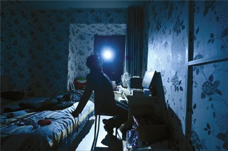 最喜欢熬夜的夜猫子生肖男 图片1