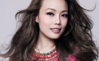 事业依然红红火火的朝天鼻女明星 图片1