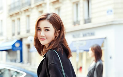 事业依然红红火火的朝天鼻女明星 图片3