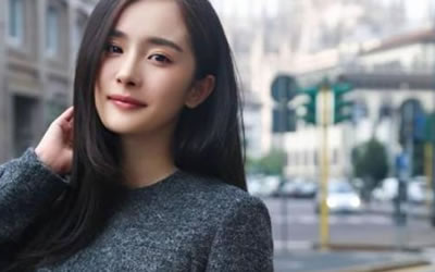 事业依然红红火火的朝天鼻女明星 图片7